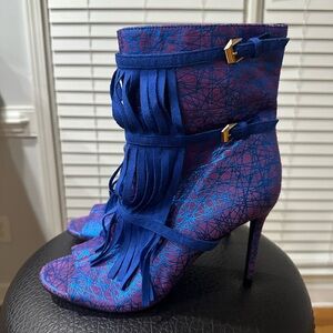 🥳 Dramatic Fringe Wrap Heels in Royal Blue and Purple Abstract Print 💜🩷 Size 11